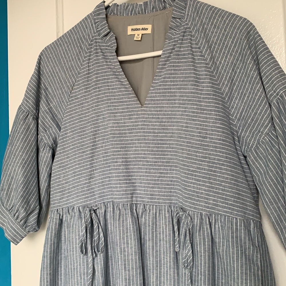 Cute Ruffle Neckline Dress - Picture 2 of 4